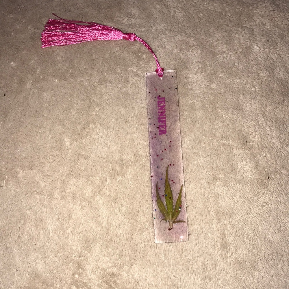 Custom epoxy resin bookmark Jennifer New with my favorite leaf 🍁